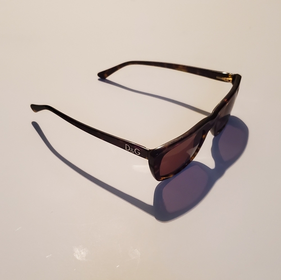 DOLCE & GABBANA SUNGLASSES - Picture 2 of 6